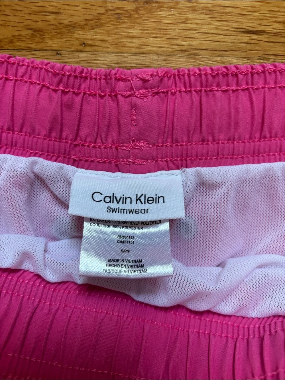 Calvin Klein Men’s Pink Swim Trunks with White Logo Sz Small